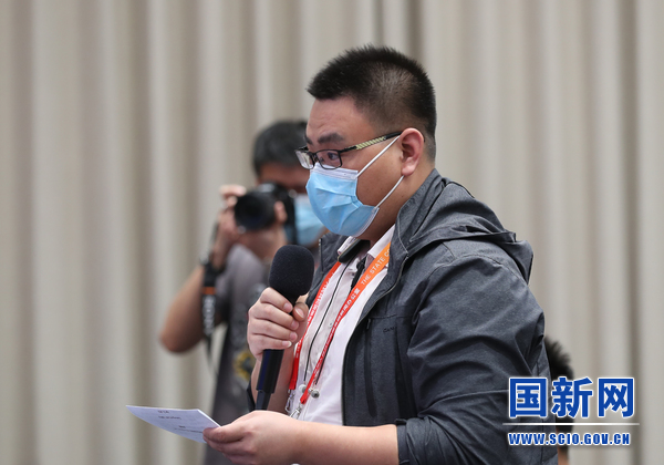 6中宏網(wǎng)記者提問（徐想 攝）.jpg
