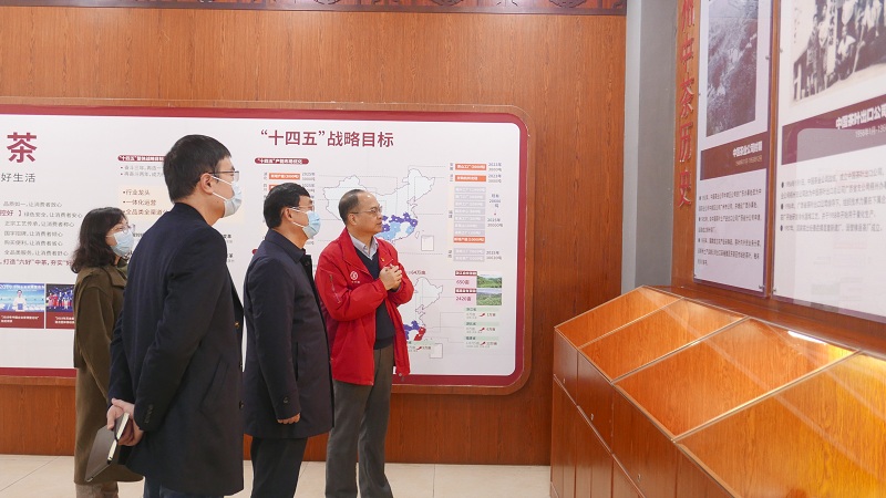 互聯(lián)網(wǎng)-梧州支局-國家外匯管理局梧州市中心支局前往梧州中茶茶葉有限公司開展“學(xué)習(xí)黨的二十大 服務(wù)實體經(jīng)濟(jì)邁上新征程”主題黨日活動-20230111.jpg