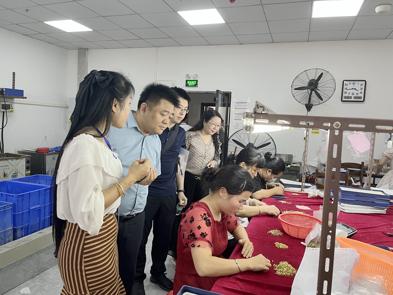 互聯(lián)網(wǎng)-賀州支局-國家外匯管理局廣西壯族自治區(qū)分局到賀州開展金融服務(wù)月暨大走訪大調(diào)研行動-20230627（圖片2）.jpg